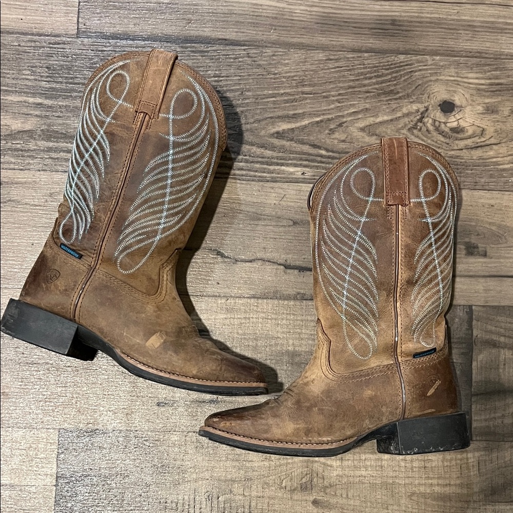 Ariat Tan Cowboy Boots with Blue Stitching